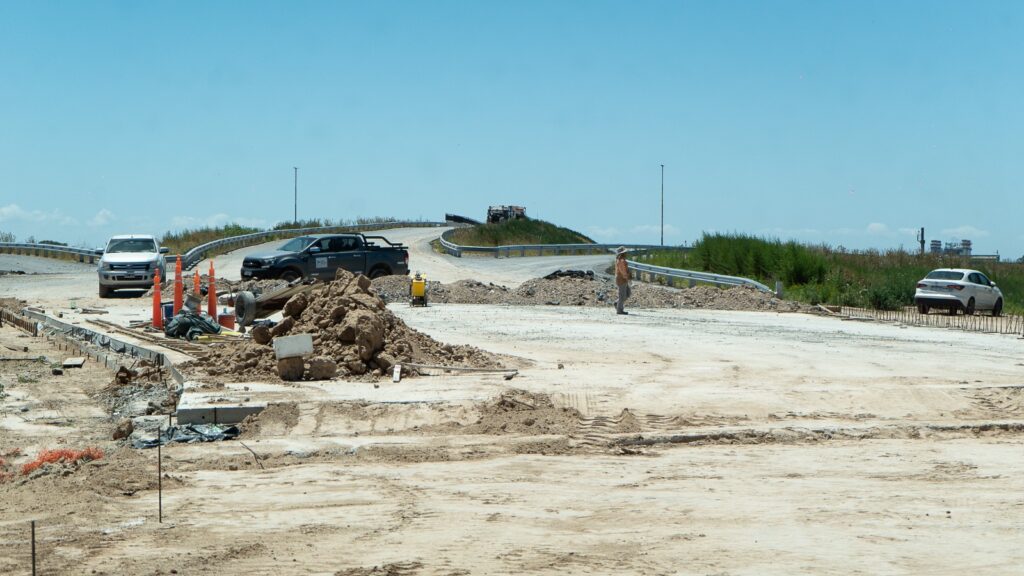 Obras en la Avenida 520: avanzan los trabajos hídricos para complementar el nuevo distribuidor vial