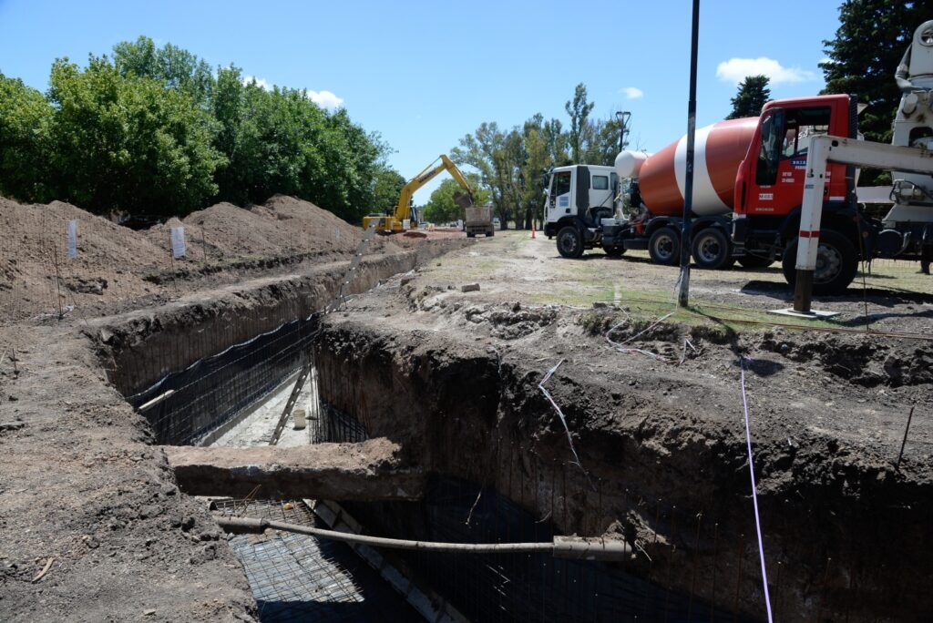 Refuerzan el sistema de drenaje en La Plata para mitigar anegamientos