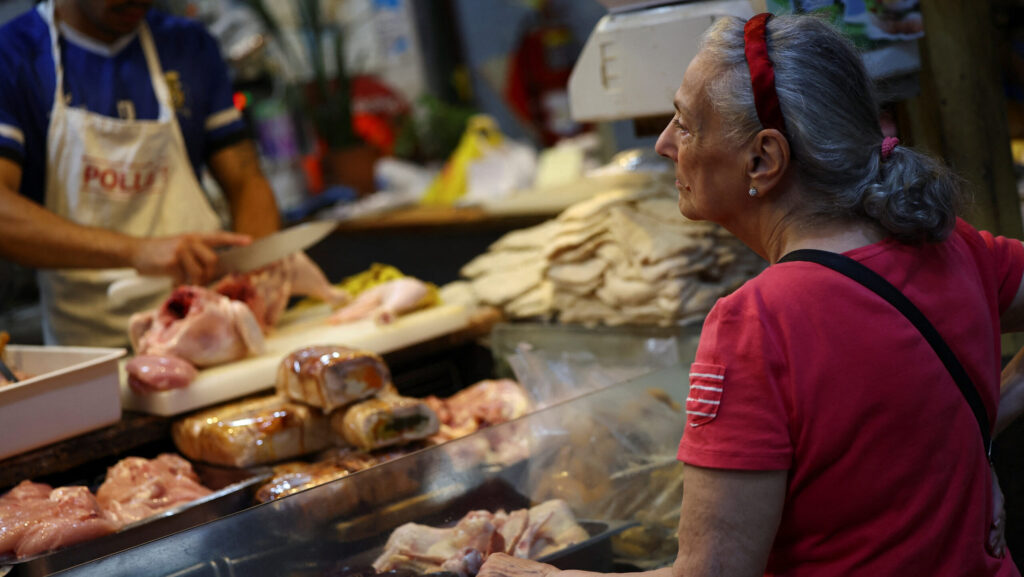 Inflación en alza: la carne empuja los precios y el pollo también se encarece