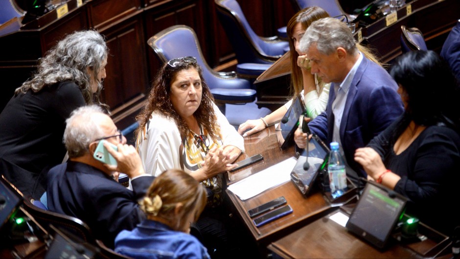 Legislatura: un día marcado por la interna, el debut del MDF y las criticas de la oposición